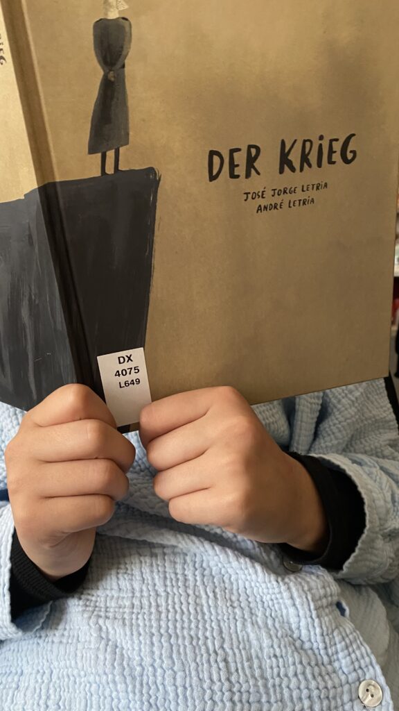 Students reading War